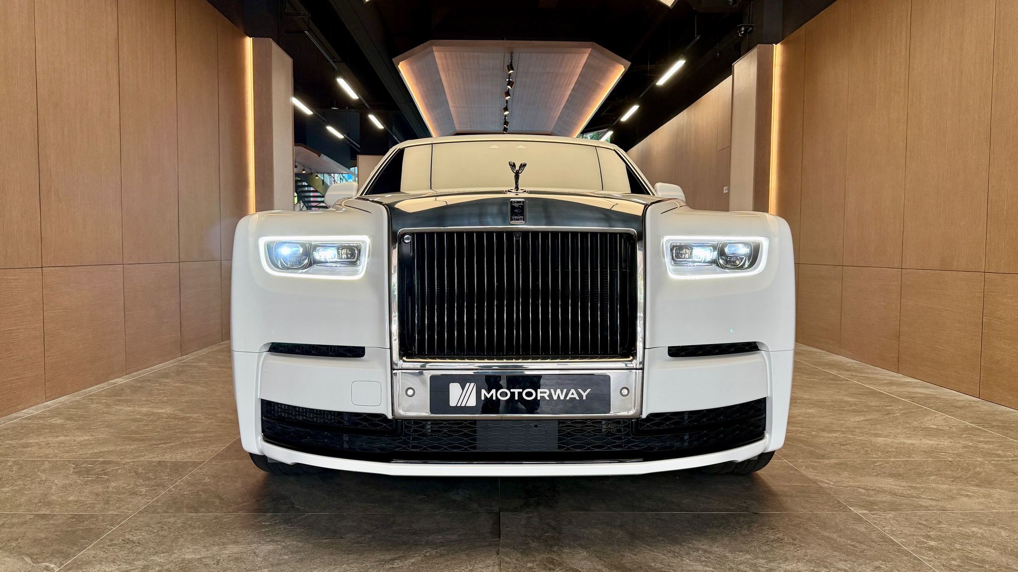 947152-large-1.jpg