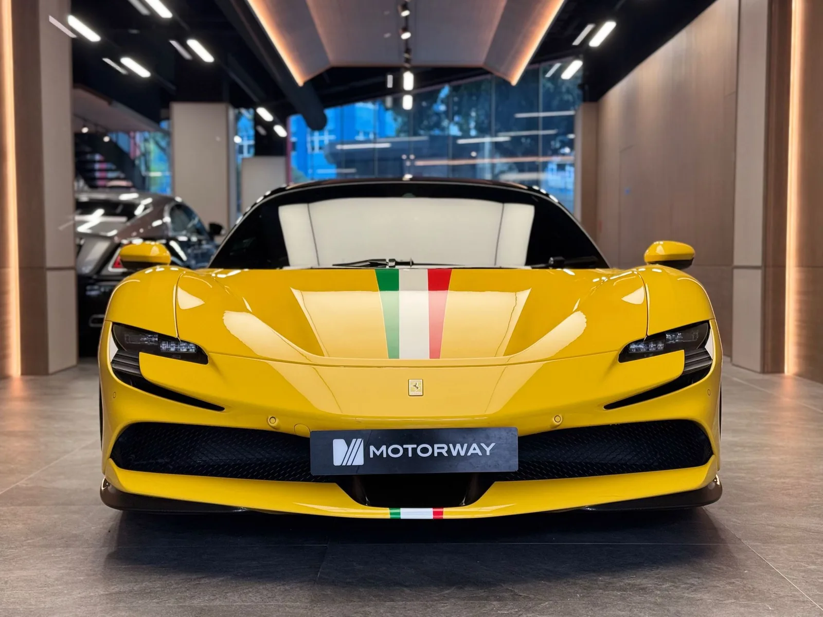 932882
